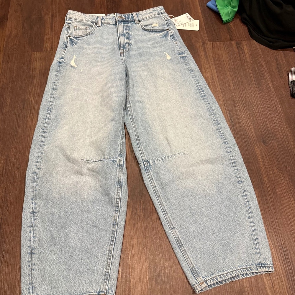 H&M High-Waist Barrel-Leg Ankle Jeans 4 Light Denim Blue Distressed NWT Y2K